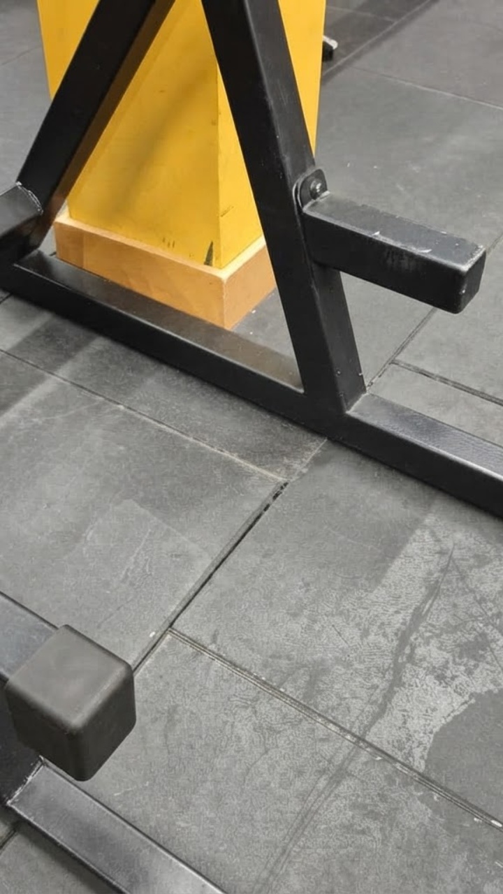 Colocación de soportes antideslizantes en estructura para fondos - después